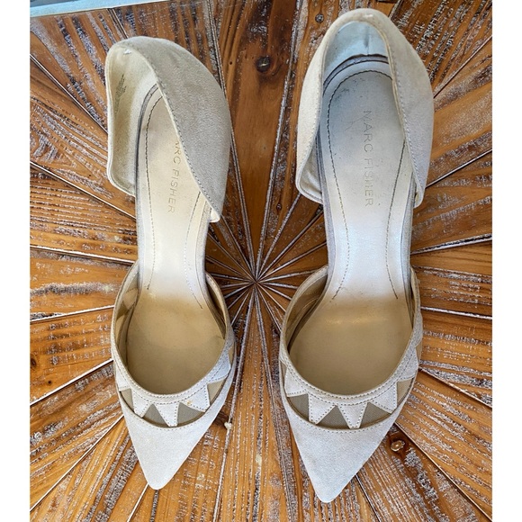 Used Marc Fisher Cream Suede Kitten Heel Pumps in Size 10 - Picture 3 of 9